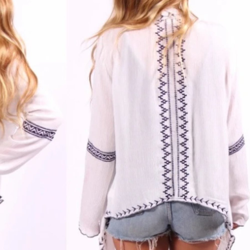 Embroidered Kimono - Picture 3 of 3